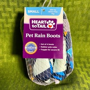 Dog Pet Boots, Heart to Tail, Small with Rubber Grip Soles and Toggle, Brand New